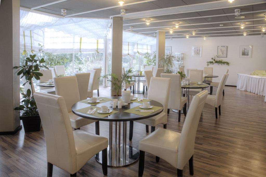库尔帕克布里克酒店 巴特贝格匝本 餐厅 照片